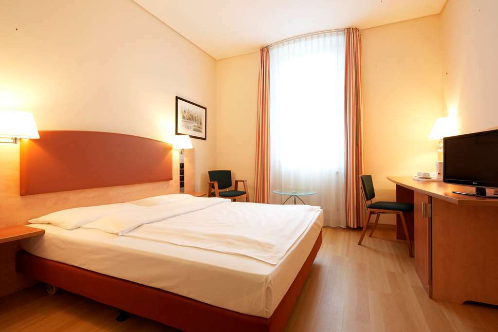 Intercityhotel Hamburg Hauptbahnhof חדר תמונה