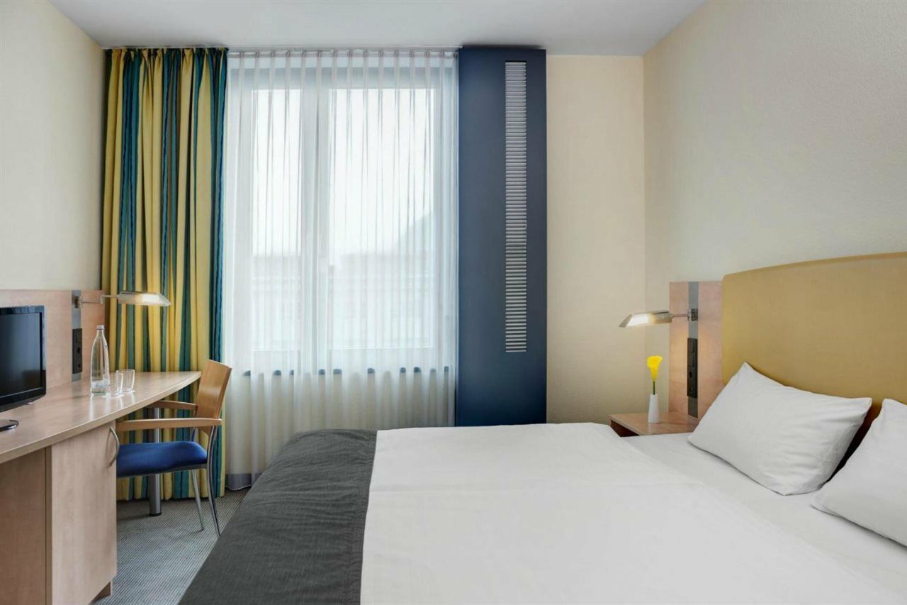Intercityhotel Hamburg Hauptbahnhof מראה חיצוני תמונה